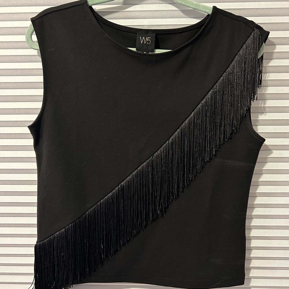 W5 sleeveless fringe top
